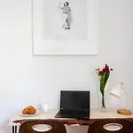 Vila Canela Homes Permanyer Barcelona