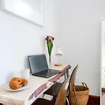 Canela Homes Permanyer Vila *