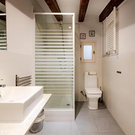 Canela Homes Permanyer Villa *